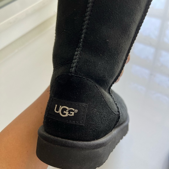 Black UGGS - Picture 4 of 7